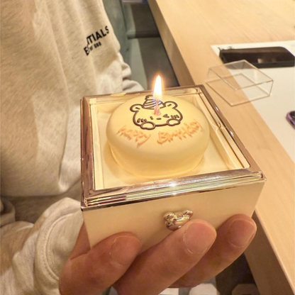 Kuti Dhurate në Formë Torte me Dizajn Ariu